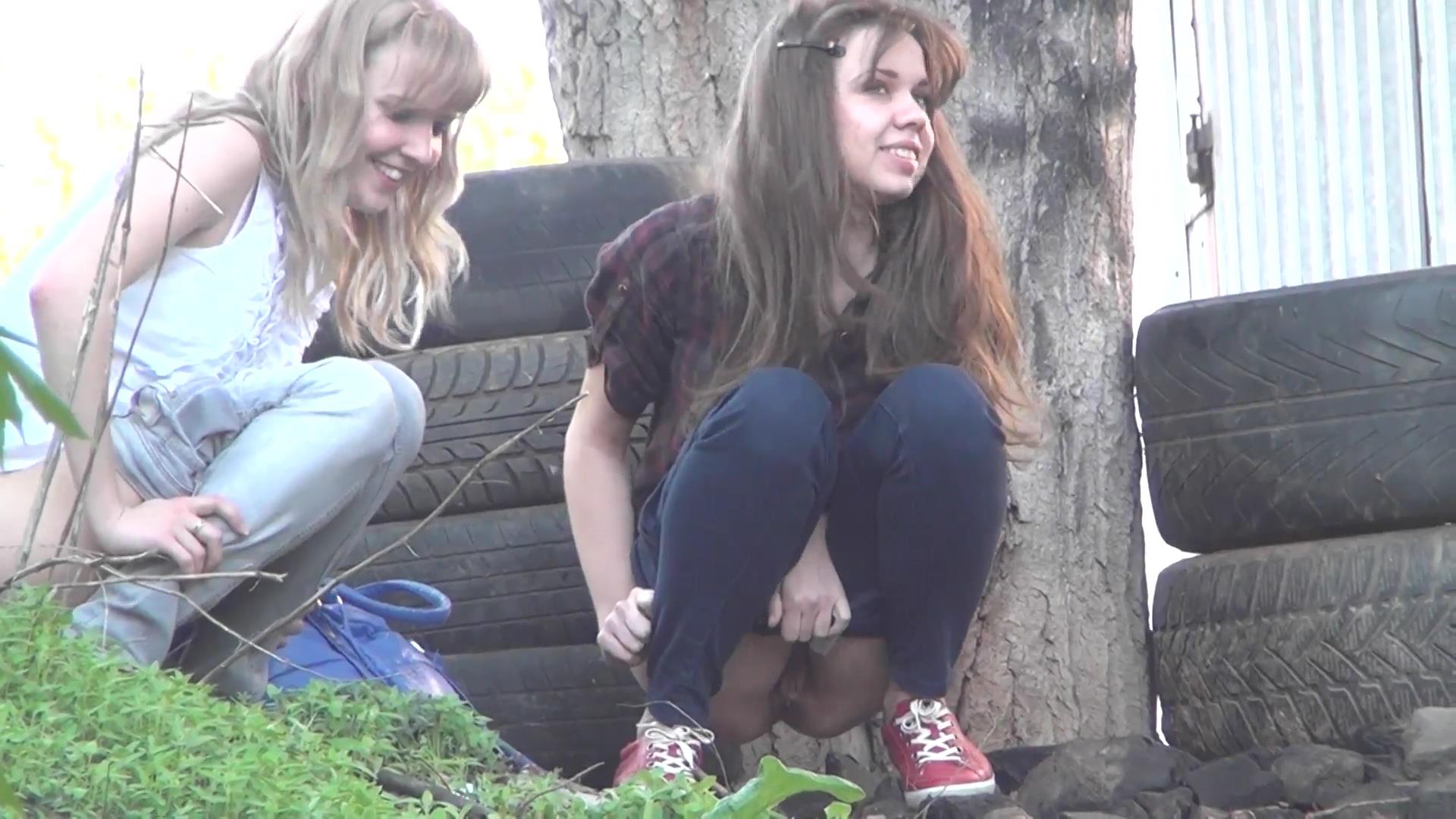 Girls Desperate Peeing Outdoor Pee Spy Let It Pee