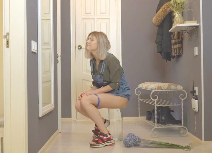 Ева Элфи Кончает От Вибратора