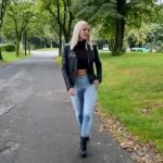 Lara-CumKitten – Light Jeans public Pissed