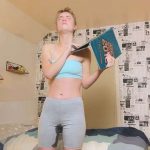 Peachypoppy – Holding My Pee and Reading Facts Until I Piss My Pants